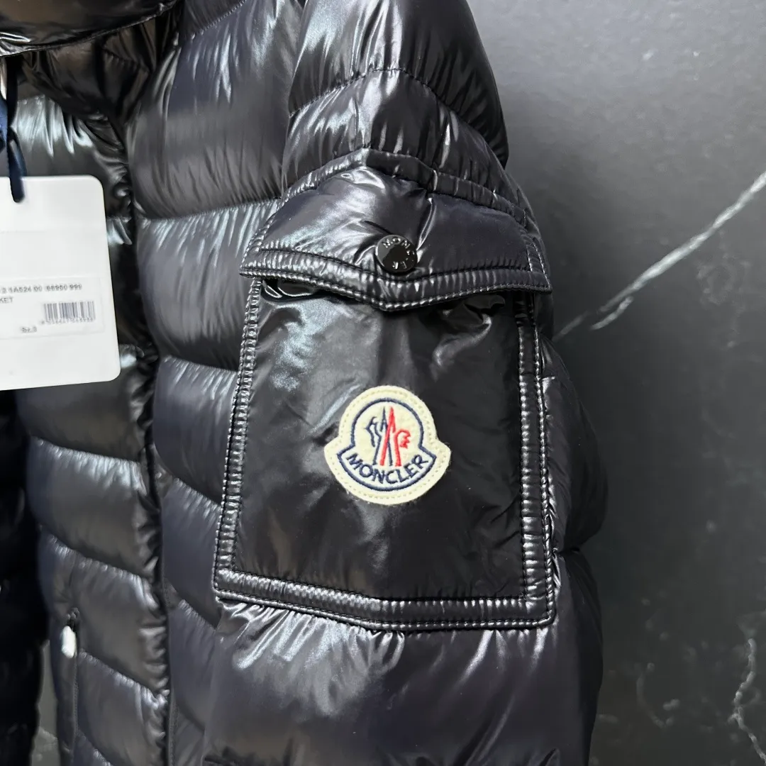 Moncler 【Original 】Authentic 𝑴𝒐𝒏𝒄𝒍𝒆𝒓｜ 𝑩𝒂𝒅𝒚 Same Style/ # 1:1Original 90 Quality Size：12345